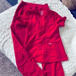 Cherokee Women’s Scrub Set.  Red